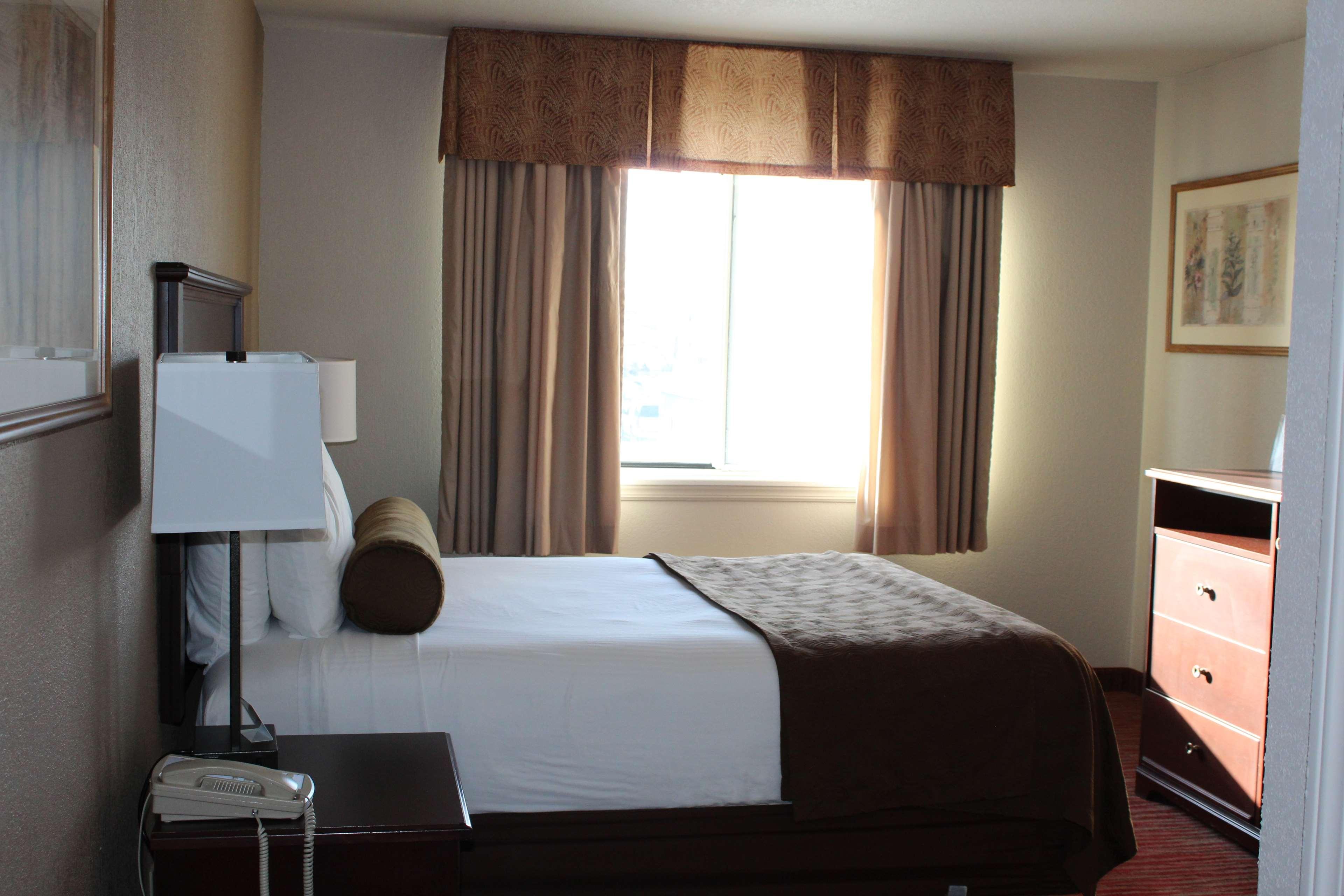 Best Western Plus Concord Inn Миноккуа Экстерьер фото