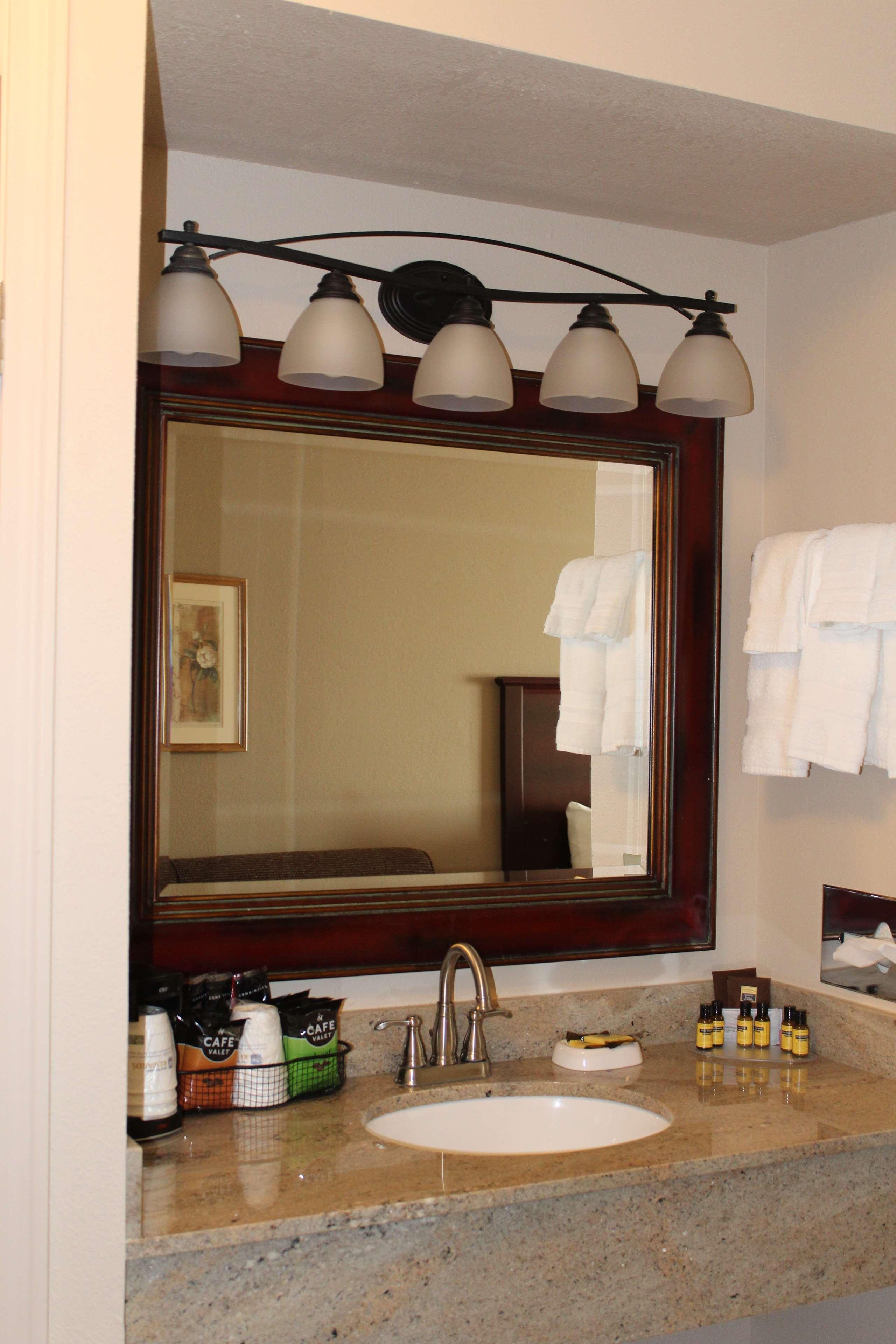 Best Western Plus Concord Inn Миноккуа Экстерьер фото