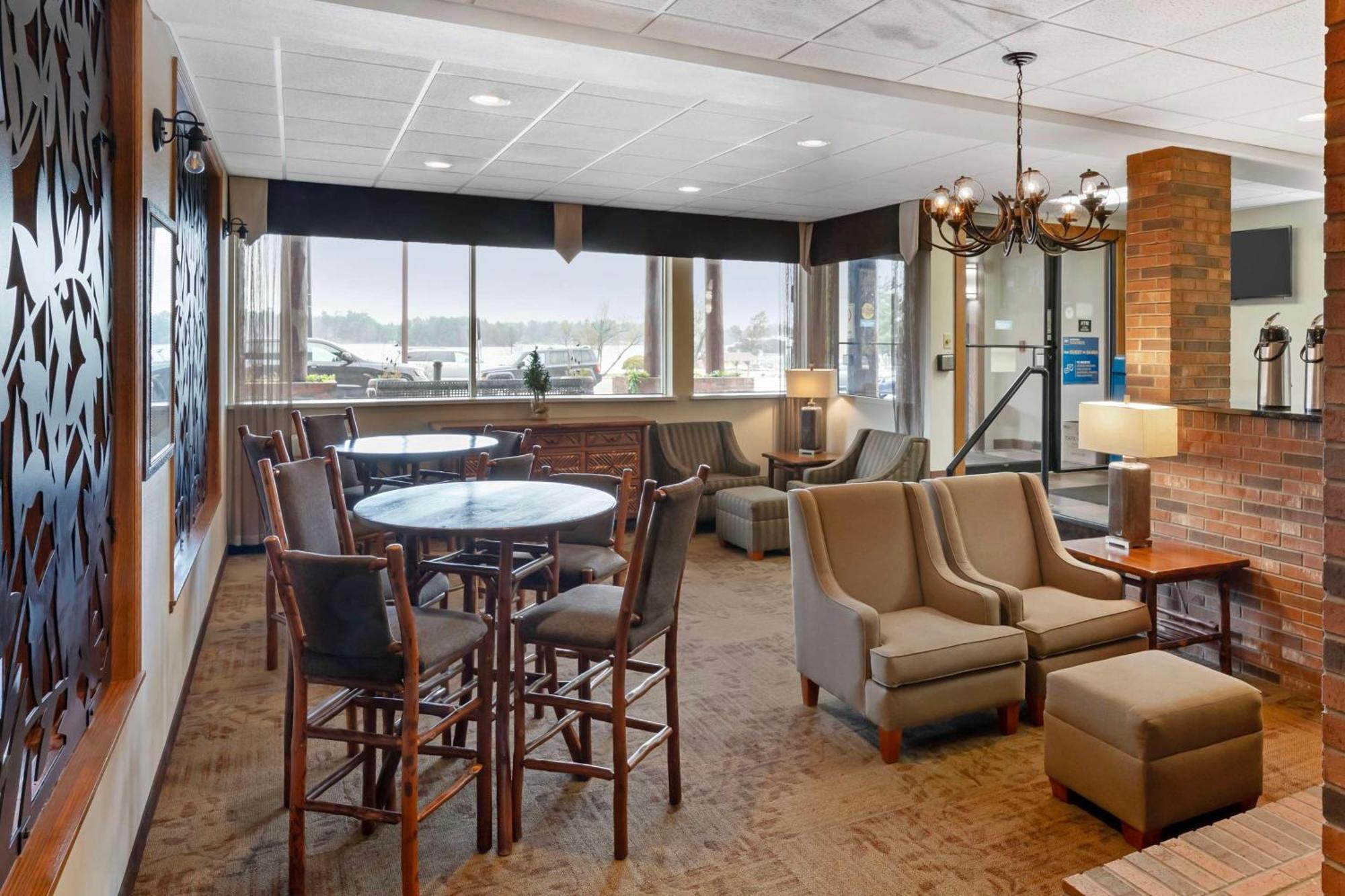 Best Western Plus Concord Inn Миноккуа Экстерьер фото