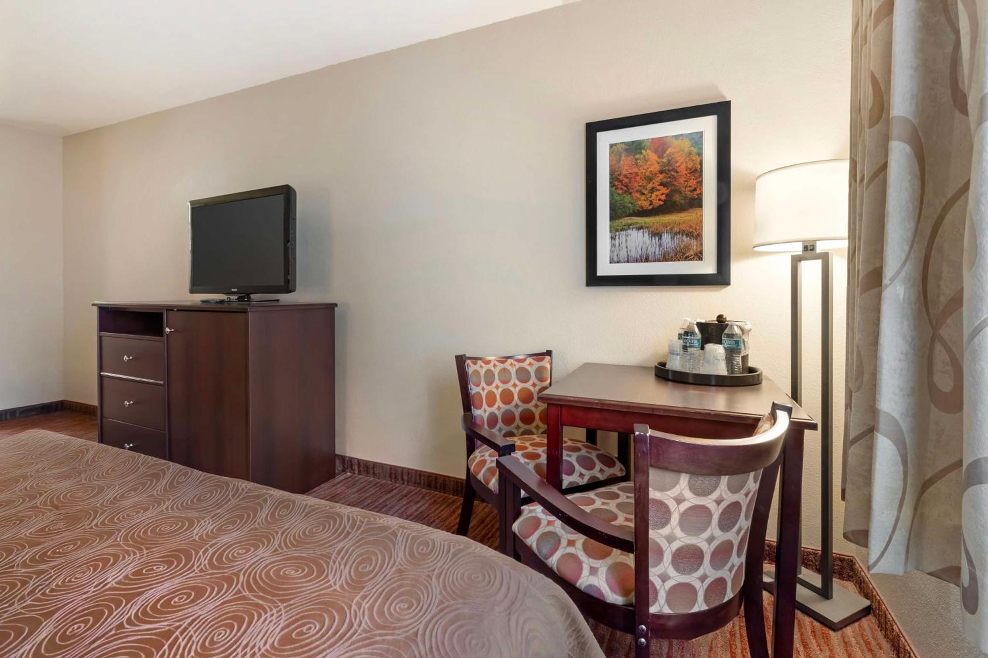 Best Western Plus Concord Inn Миноккуа Экстерьер фото