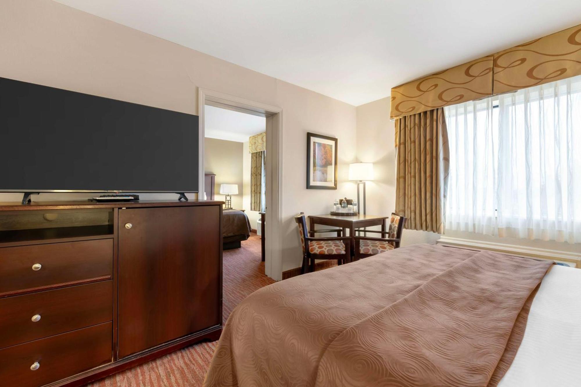 Best Western Plus Concord Inn Миноккуа Экстерьер фото