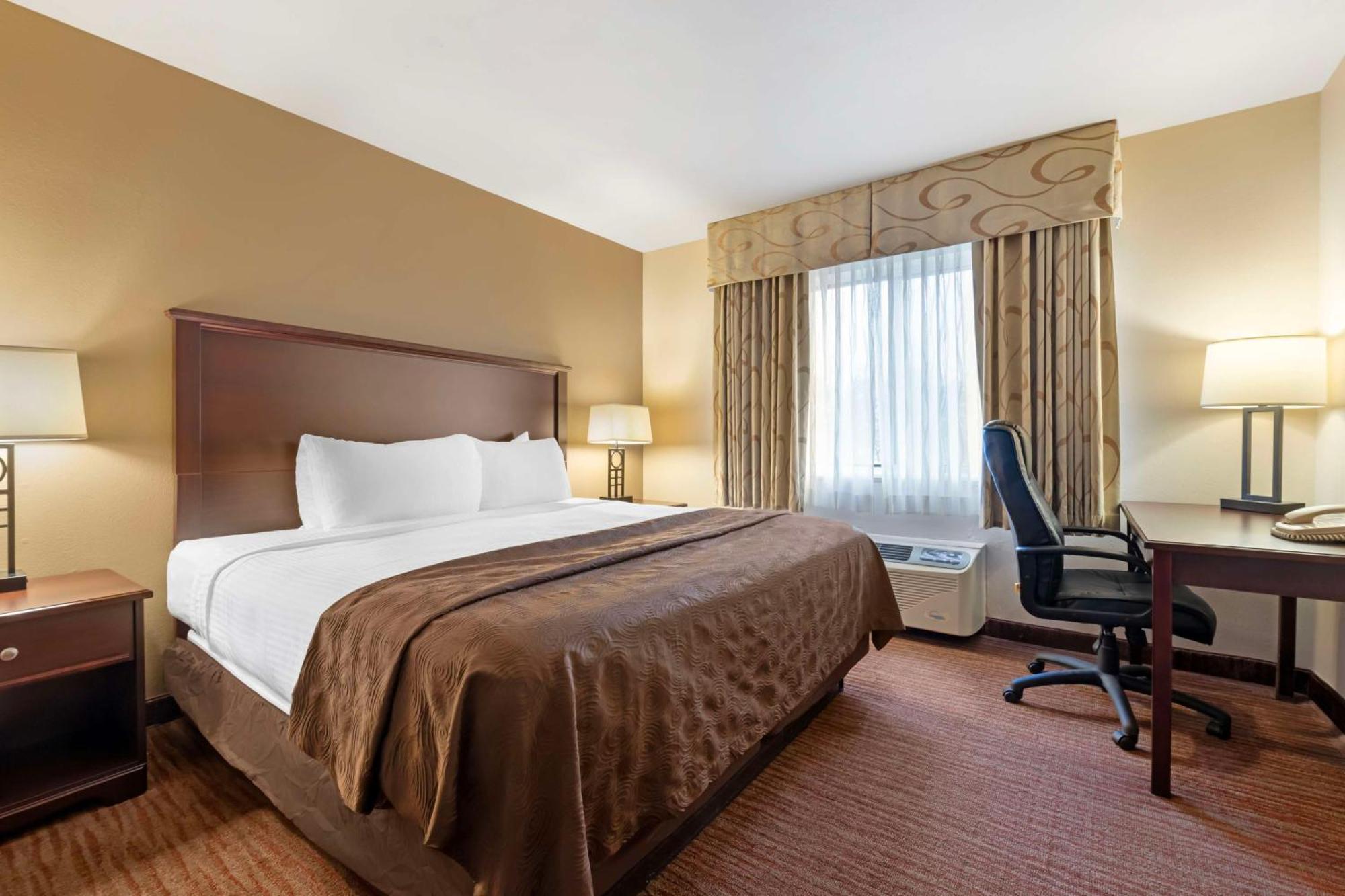 Best Western Plus Concord Inn Миноккуа Экстерьер фото