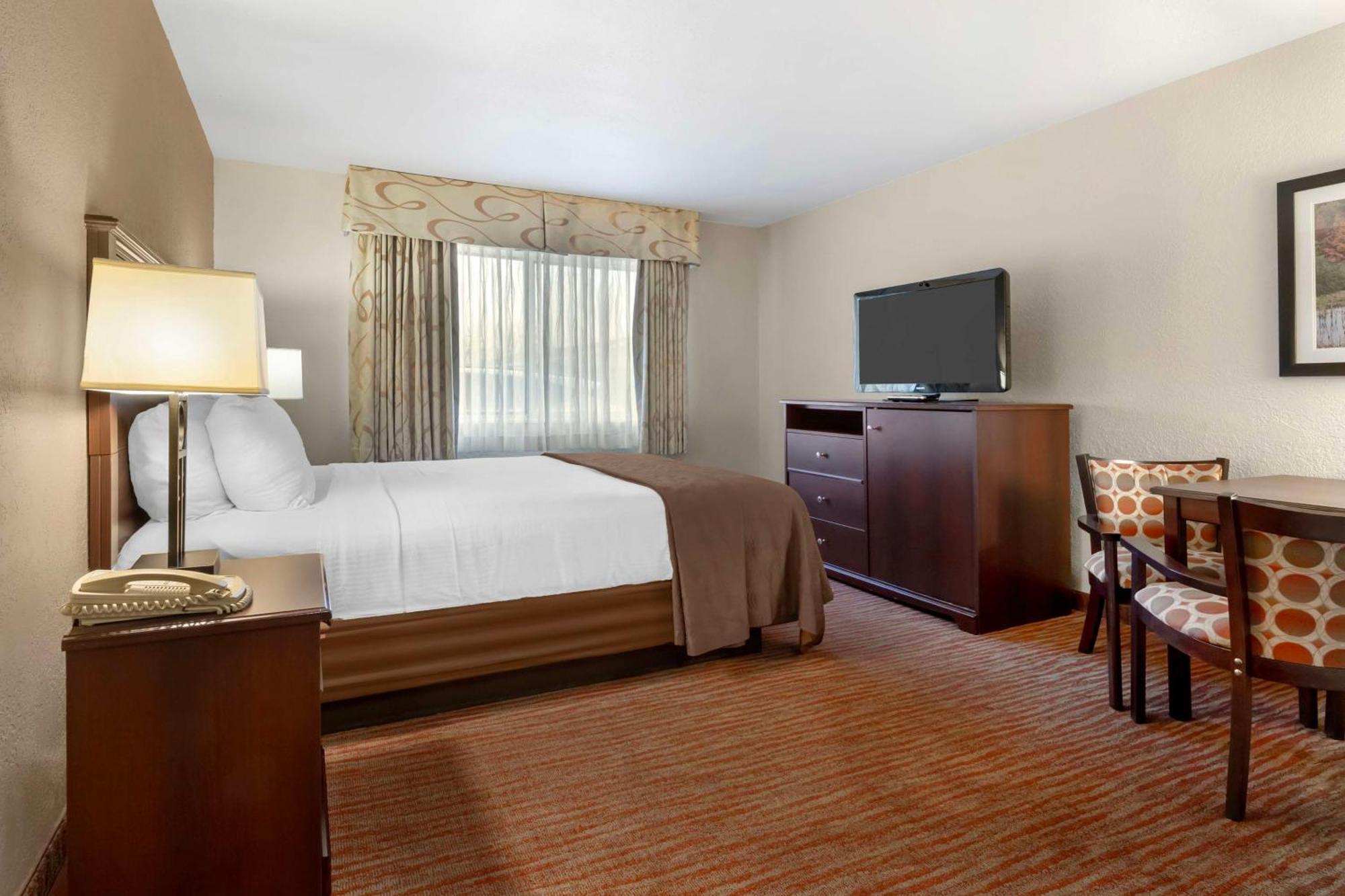 Best Western Plus Concord Inn Миноккуа Экстерьер фото