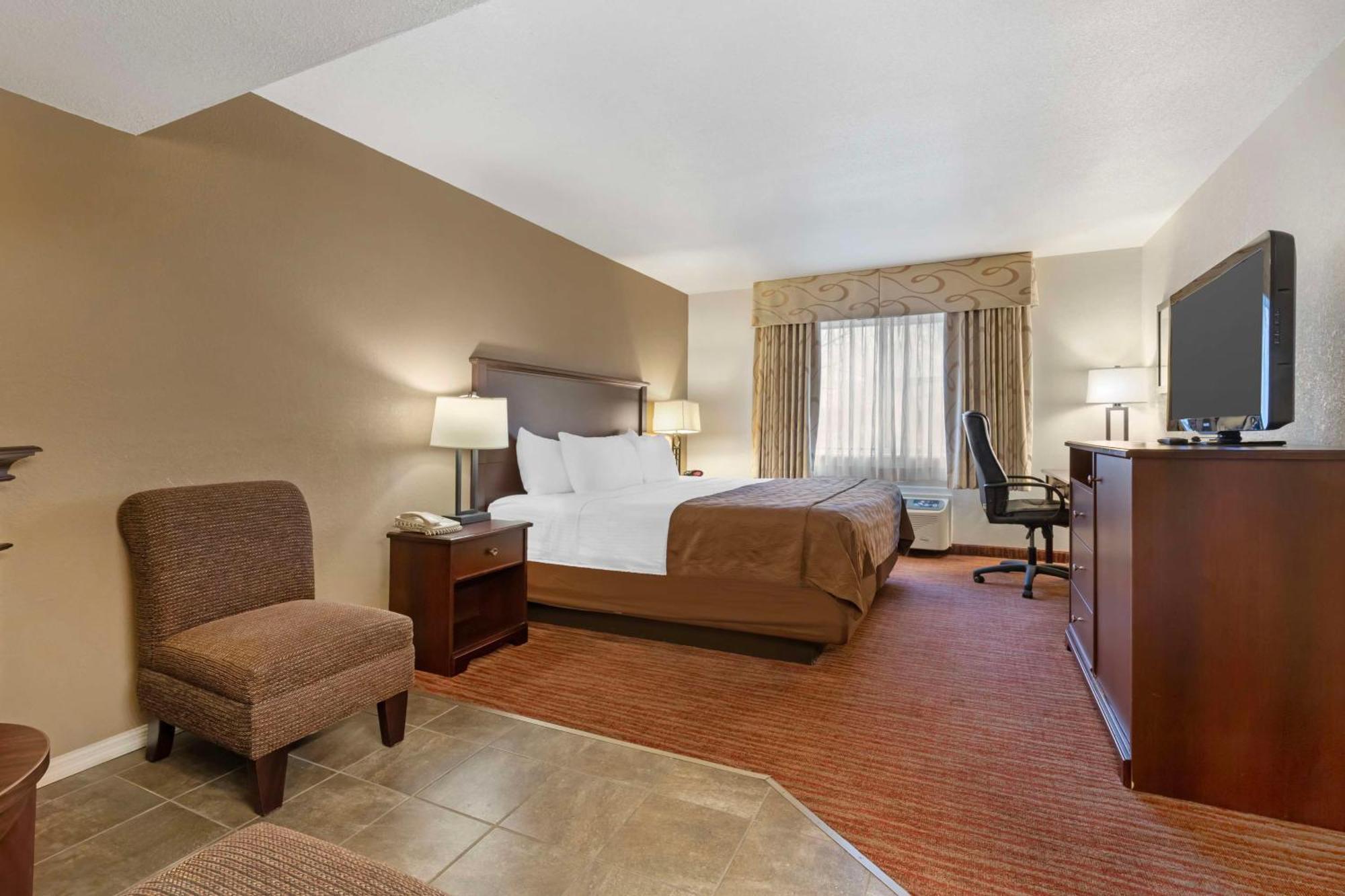 Best Western Plus Concord Inn Миноккуа Экстерьер фото