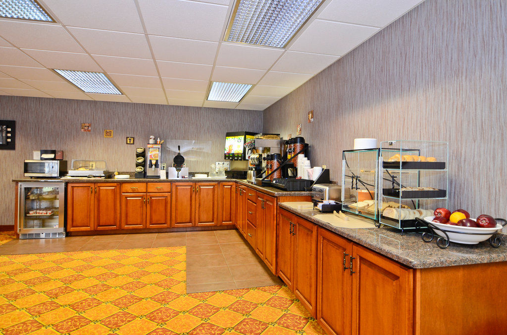 Best Western Plus Concord Inn Миноккуа Экстерьер фото