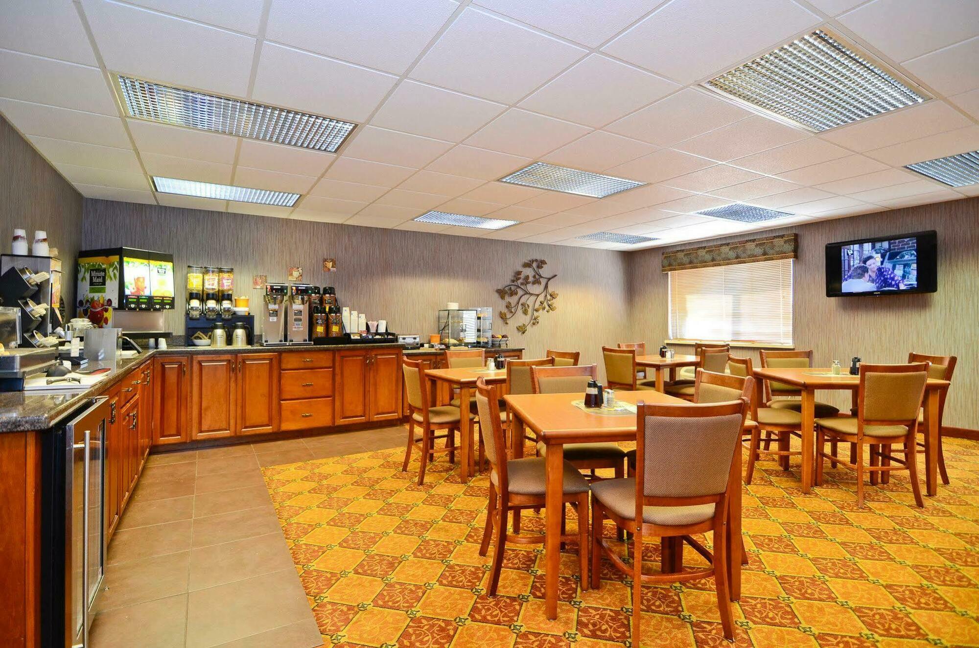 Best Western Plus Concord Inn Миноккуа Экстерьер фото