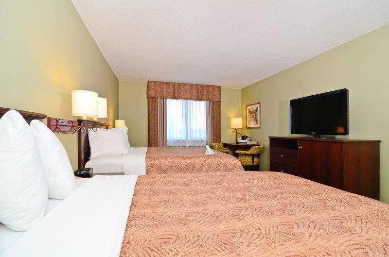 Best Western Plus Concord Inn Миноккуа Экстерьер фото